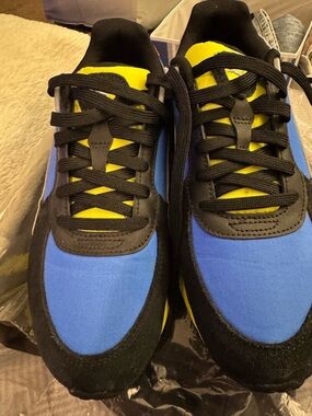 Puma Men's Blue and Yellow Low-Top Sneakers